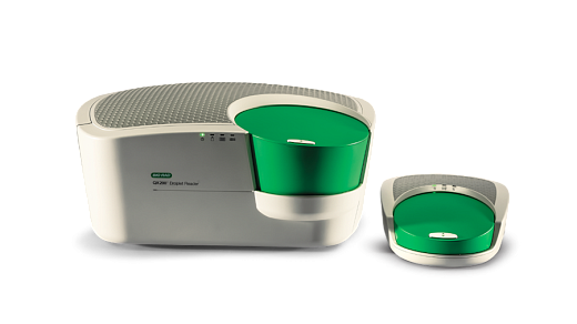 Общий вид системы QX200 для цифровой ПЦР в каплях: слева считыватель капель QX200 Droplet Reader, справа - генератор капель QX200 Droplet Generator