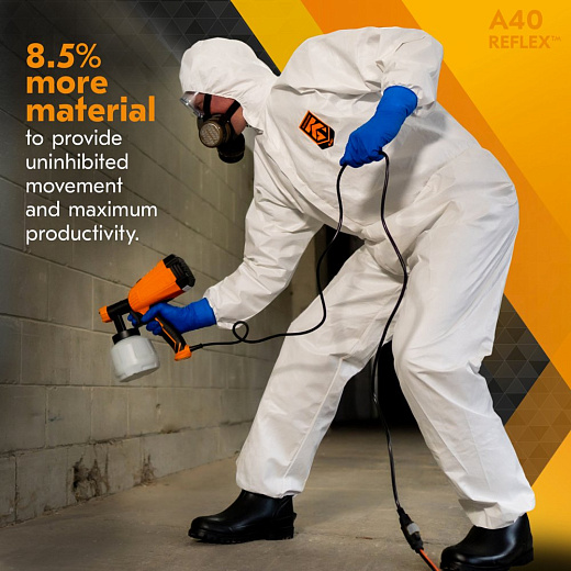Комбинезон Kleenguard A40 Reflex для защиты от брызг жидкостей и твердых частиц, с капюшоном, белый, в работе